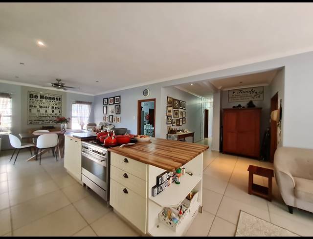 4 BEDROOM FREESTANDING FOR SALE IN MEER EN SEE